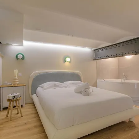 Jacuzzi & Cinema - Loft Design - Porte De Lyon Apartment Caluire-et-Cuire